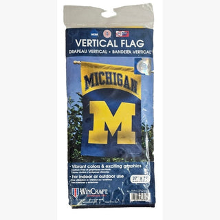 Flag: Michigan Wolverines - Vertical